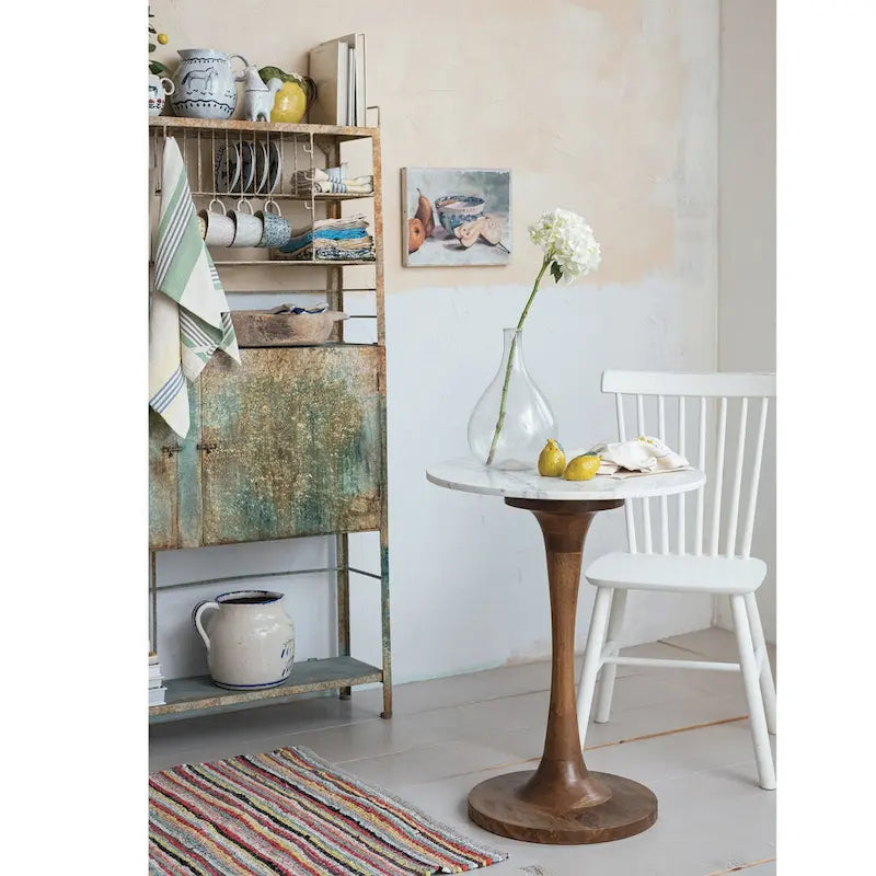 Meuble en métal très vieilli avec étagères à lattes